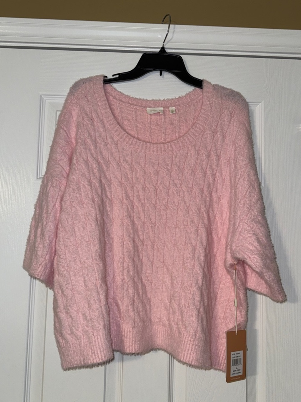 Cozy Cyrus Pink Cable-Knit Women's Sweater XL